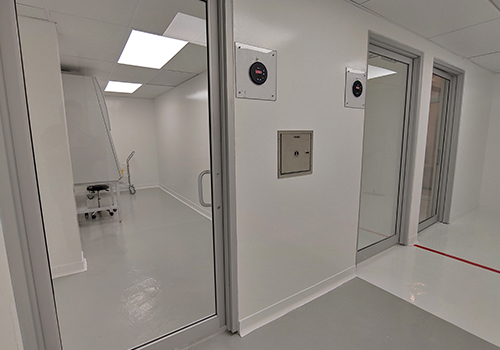 specialty pharmacy cleanroom